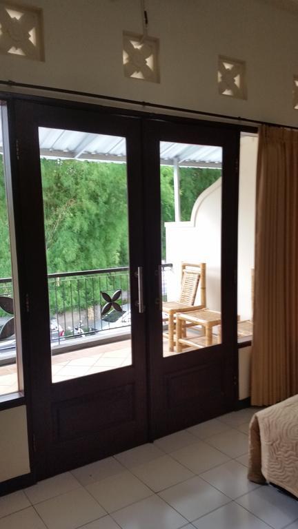 Tempatku Indonesian Restaurant And Rooms سينغيغي المظهر الخارجي الصورة