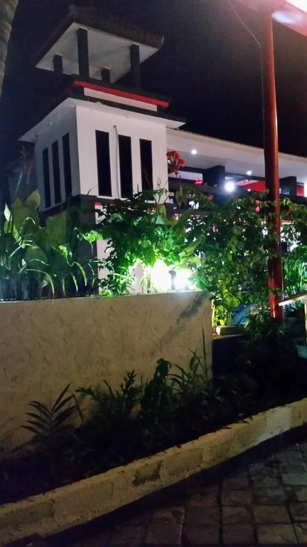 Tempatku Indonesian Restaurant And Rooms سينغيغي المظهر الخارجي الصورة