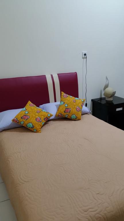 Tempatku Indonesian Restaurant And Rooms سينغيغي المظهر الخارجي الصورة
