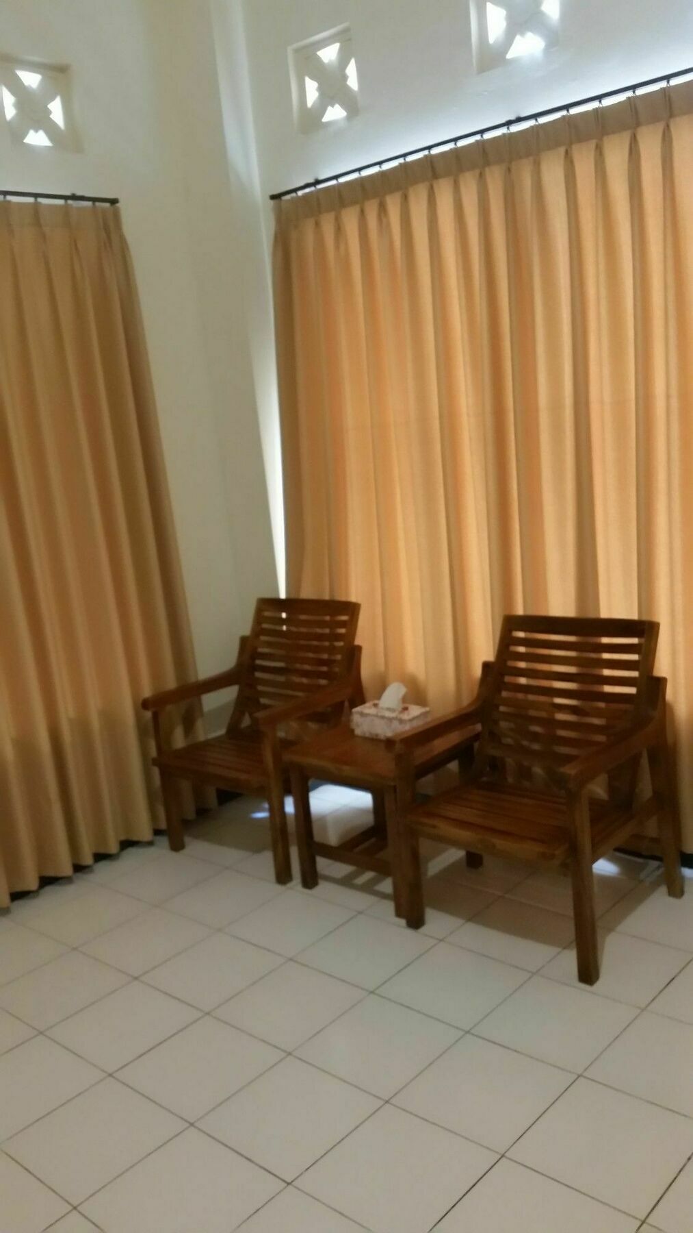 Tempatku Indonesian Restaurant And Rooms سينغيغي المظهر الخارجي الصورة