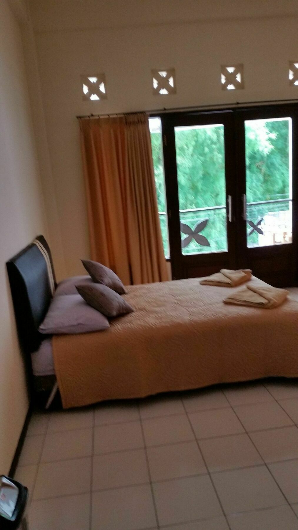 Tempatku Indonesian Restaurant And Rooms سينغيغي المظهر الخارجي الصورة